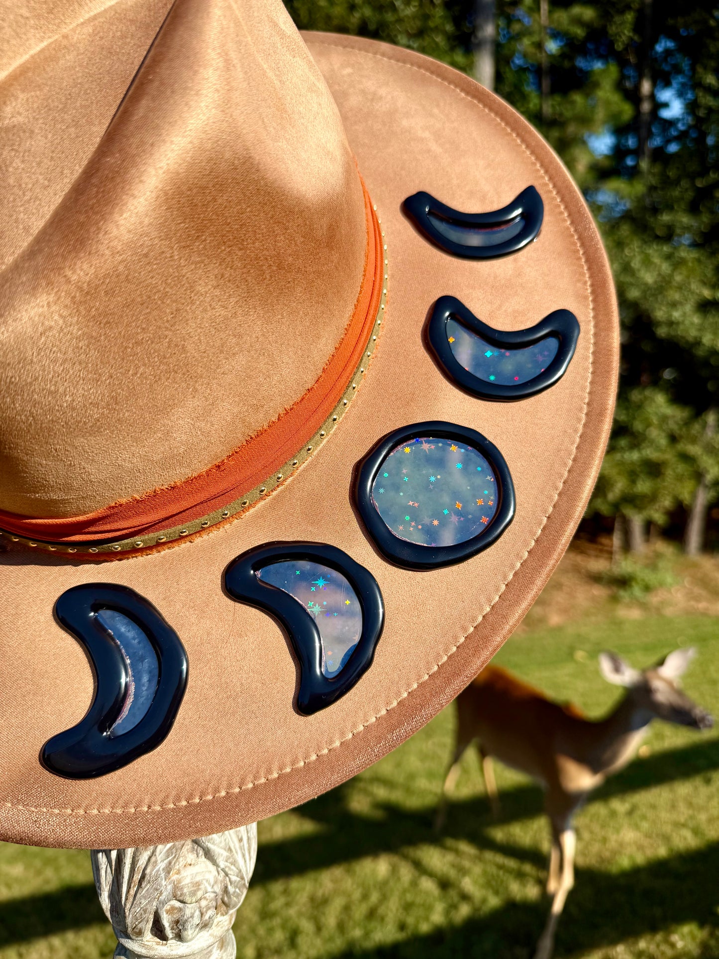 Owl wide brim with holographic windows