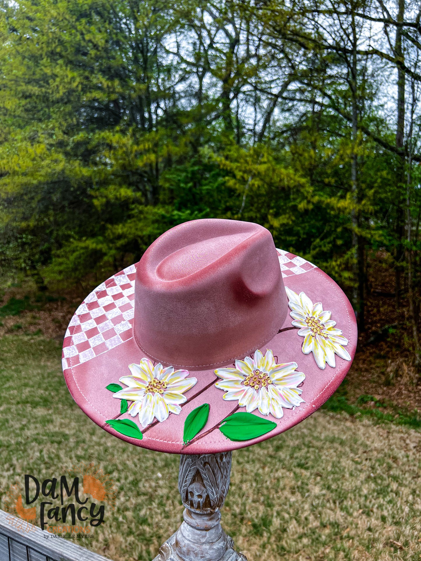 Pink checkered with 3D daisies Wode Brim