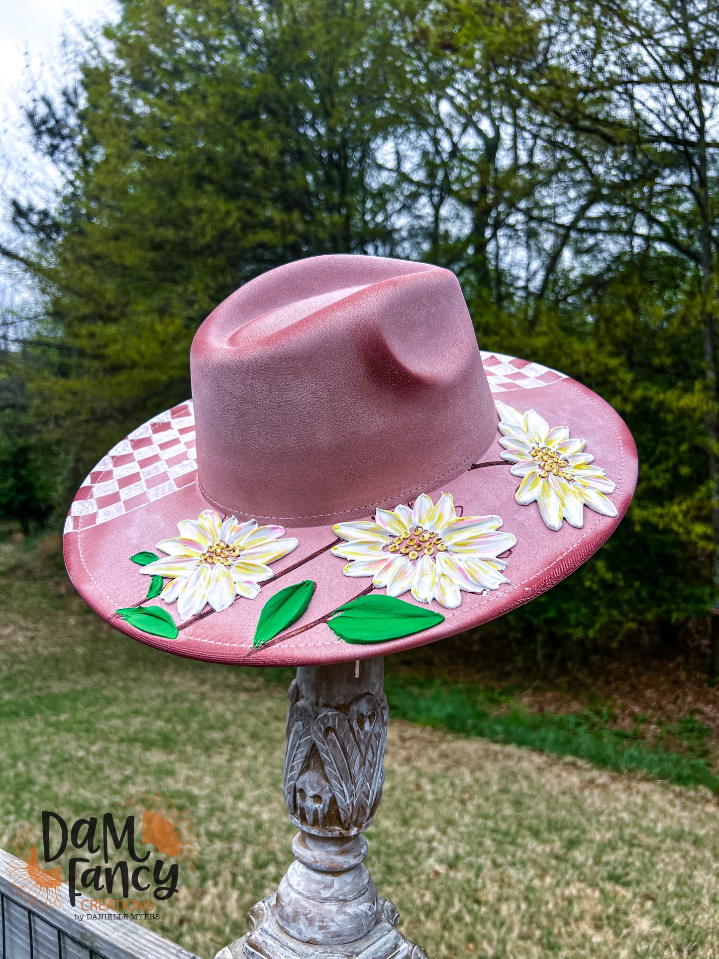 Pink checkered with 3D daisies Wode Brim