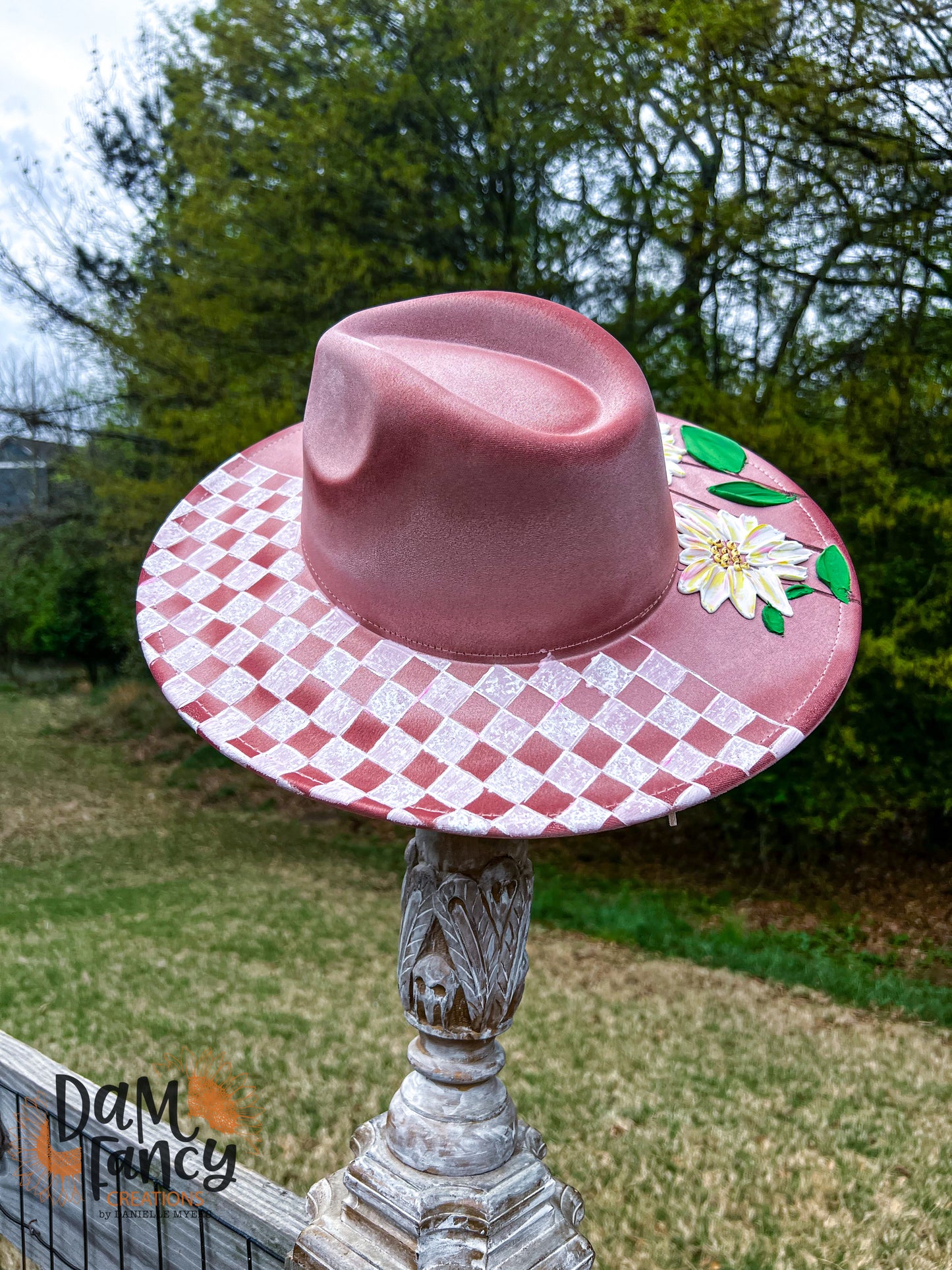 Pink checkered with 3D daisies Wode Brim
