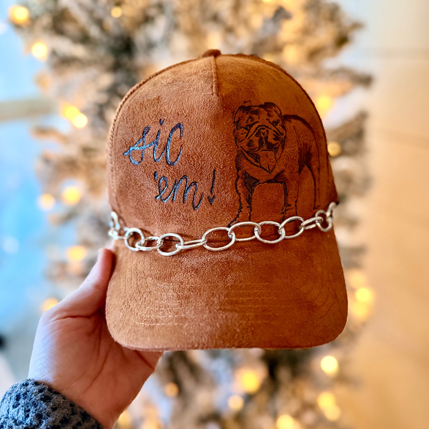 Tan Sic ‘em bulldog trucker hat