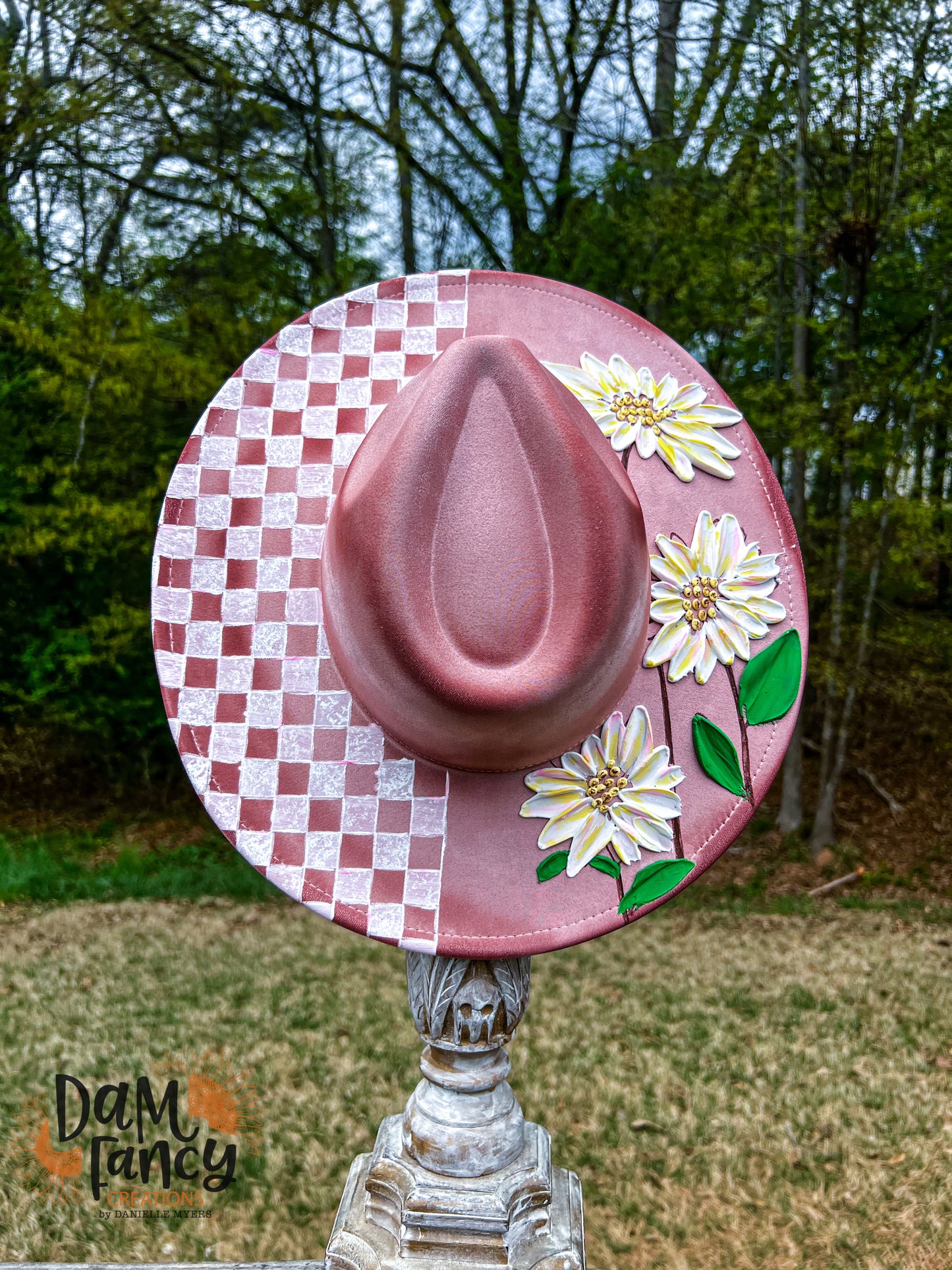 Pink checkered with 3D daisies Wode Brim